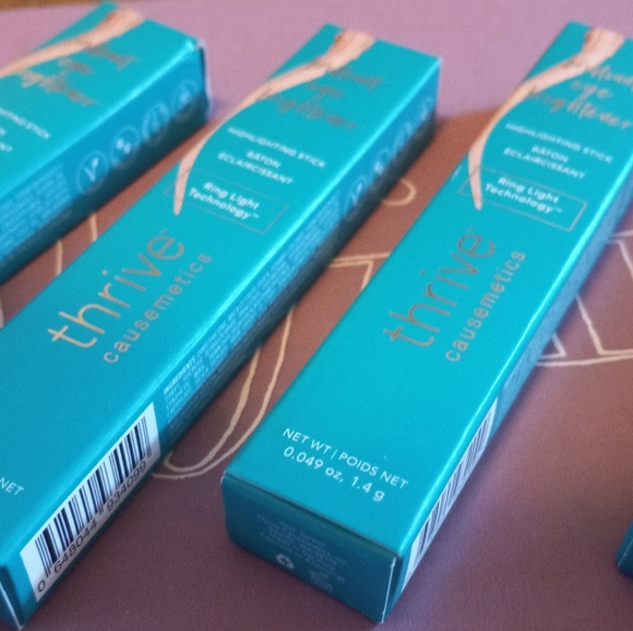 Thrive Causemetics Brilliant Eye Brightener - Picture 2 of 3